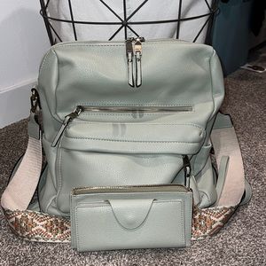Lt Sage Amelia Convertible Backpack w/ Guitar Strap